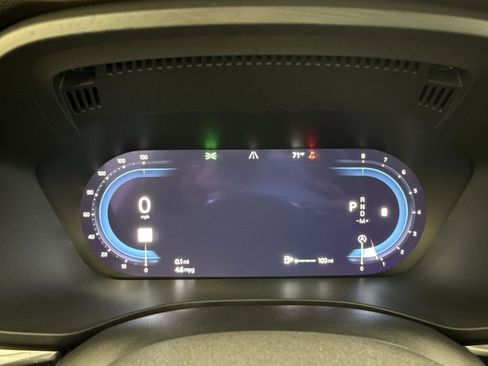 Used 2024 Volvo XC60 B5 Plus w/ Climate Package image 17