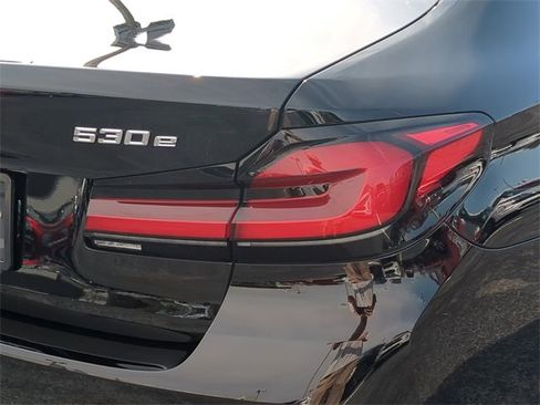 Used 2023 BMW 530e xDrive image 11