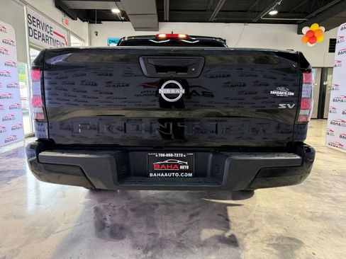 Used 2024 Nissan Frontier SV image 6