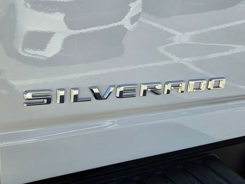 Used 2025 Chevrolet Silverado 2500 LT w/ Convenience Package image 19