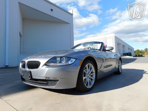 Used 2006 BMW Z4 3.0i RWD image 6