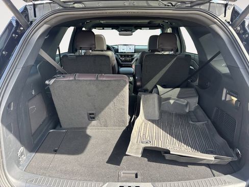 Used 2025 Ford Explorer Platinum w/ Ultimate Package AWD/4WD image 5
