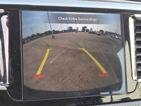 Used 2020 Chrysler Pacifica Limited FWD image 8