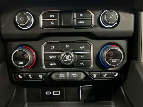 Used 2024 Chevrolet Tahoe Premier image 17