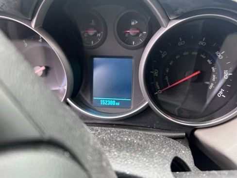 Used 2014 Chevrolet Cruze LS image 3