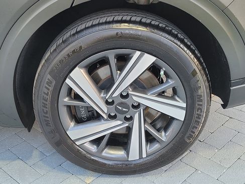 Used 2026 Genesis GV70 3.5T Sport Advanced image 9