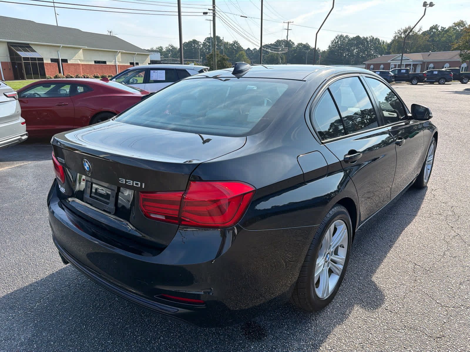 Used 2017 BMW 330i xDrive Sedan AWD/4WD image 3