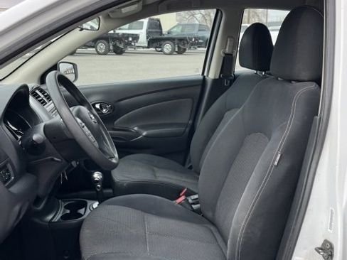 Used 2015 Nissan Versa SV image 27