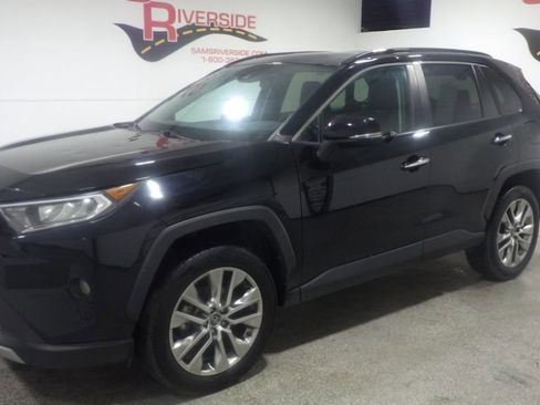 Used 2019 Toyota RAV4 Limited w/ Cold Weather Package AWD/4WD image 1