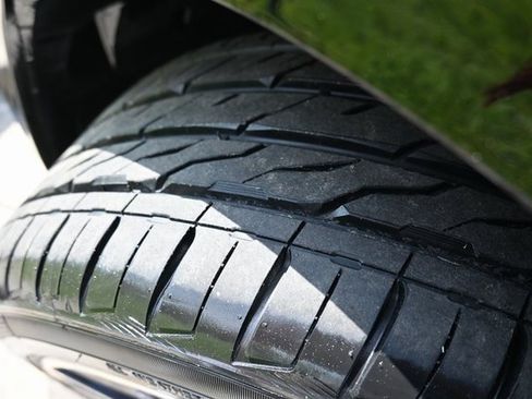 Used 2018 INFINITI Q60 3.0t Luxe image 9