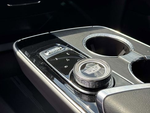 Certified 2024 Cadillac Lyriq Luxury AWD/4WD image 23