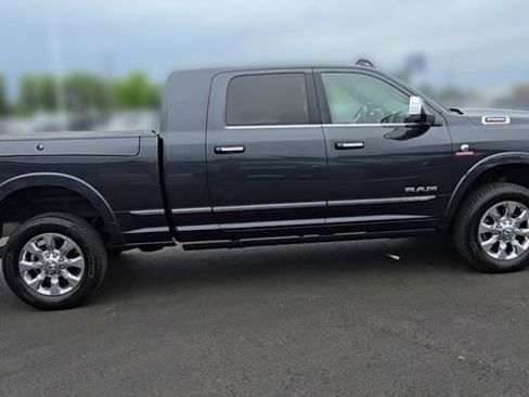 Used 2021 RAM 2500 Limited AWD/4WD image 2