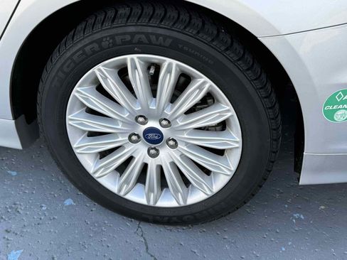 Used 2015 Ford Fusion Energi SE FWD image 24