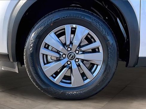 Certified 2024 Nissan Pathfinder SV FWD image 31