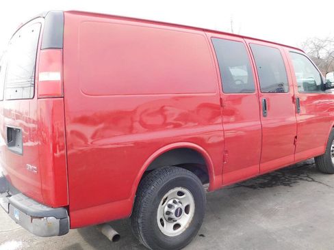 Used 2011 GMC Savana 3500 image 32