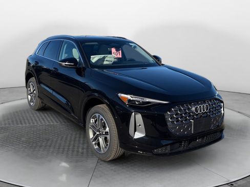 New 2025 Audi Q5 Premium Plus image 1