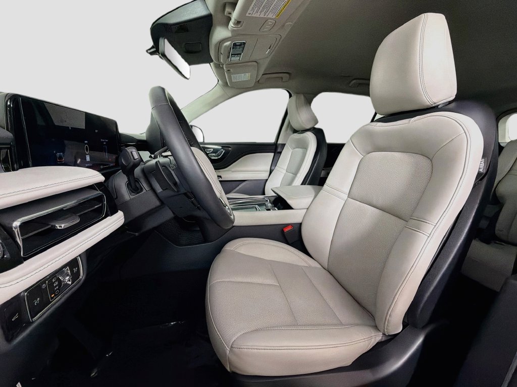 Used 2026 Lincoln Aviator 2WD image 22