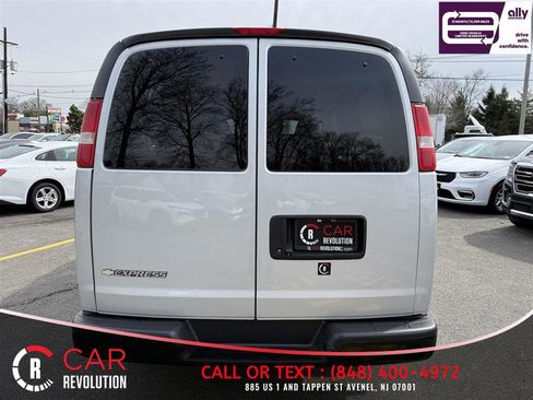 Used 2018 Chevrolet Express 3500 LS image 5