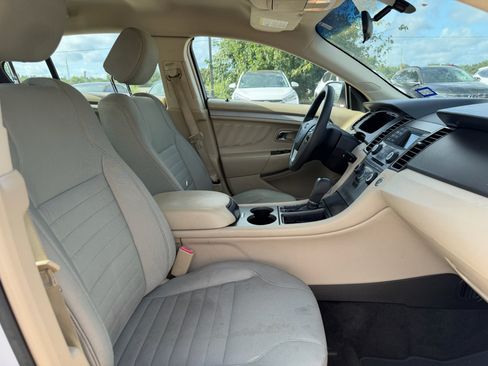 Used 2016 Ford Taurus SE FWD image 11