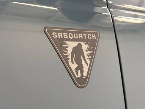 Used 2023 Ford Bronco 2-Door w/ Sasquatch Package image 13