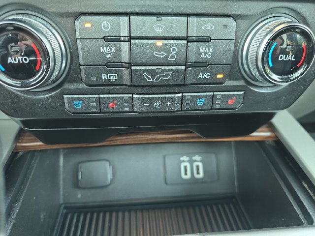Used 2016 Ford F150 Lariat w/ Equipment Group 502A Luxury AWD/4WD image 25