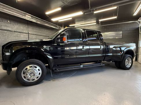 Used 2010 Ford F450 Harley-Davidson AWD/4WD image 2