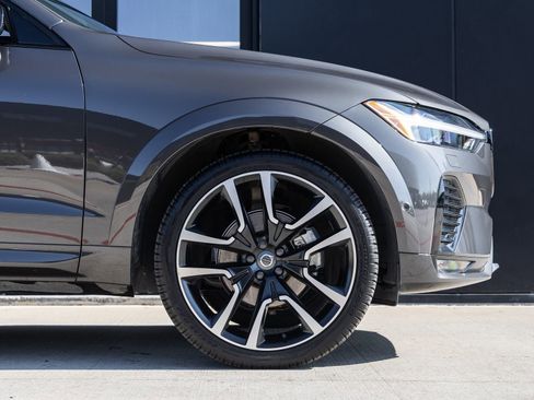 Used 2024 Volvo XC60 B5 Ultimate w/ Protection Package Premier AWD/4WD image 11