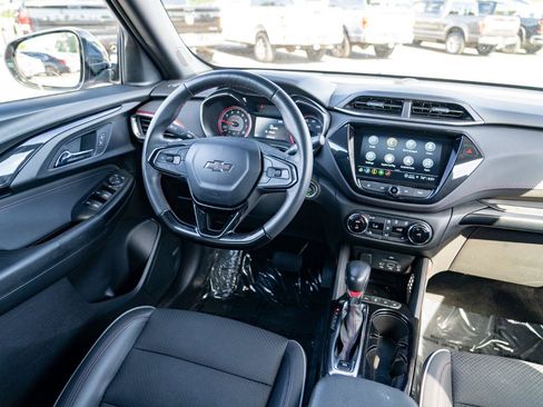 Used 2021 Chevrolet TrailBlazer RS w/ Technology Package FWD image 23