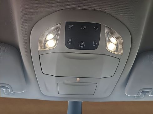 Used 2024 Chrysler Pacifica Touring-L FWD image 23