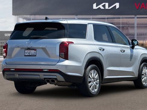 Used 2024 Hyundai Palisade SEL FWD image 4