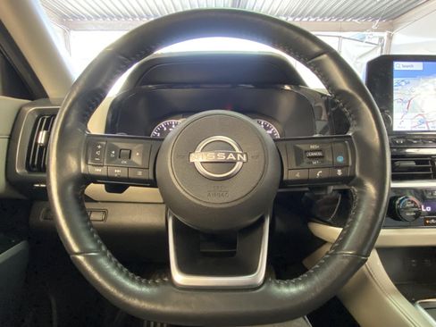 Used 2022 Nissan Pathfinder SL AWD/4WD image 28