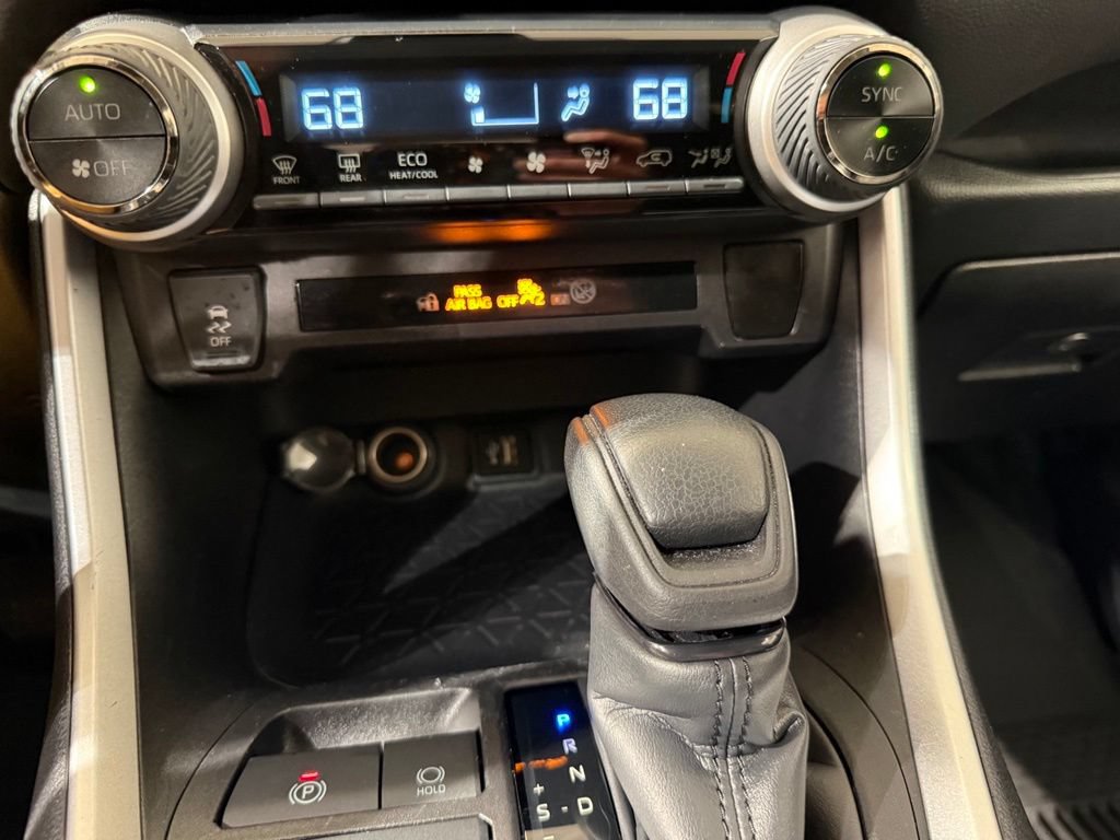 Certified 2025 Toyota RAV4 LE AWD/4WD image 27