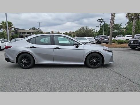 Used 2025 Toyota Camry LE FWD image 31
