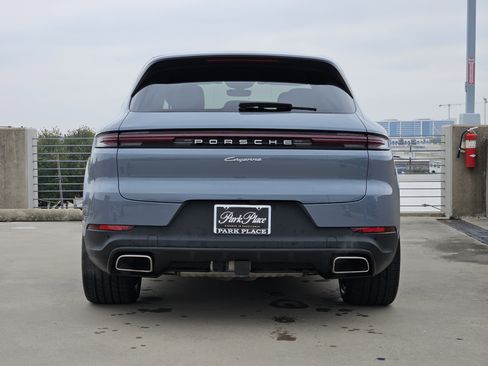 Certified 2025 Porsche Cayenne image 7
