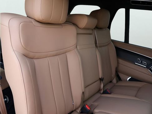 New 2026 Land Rover Range Rover Long Wheelbase SE image 12