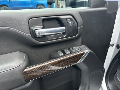 Used 2023 GMC Sierra 2500 SLE w/ SLE Value Package; image 12