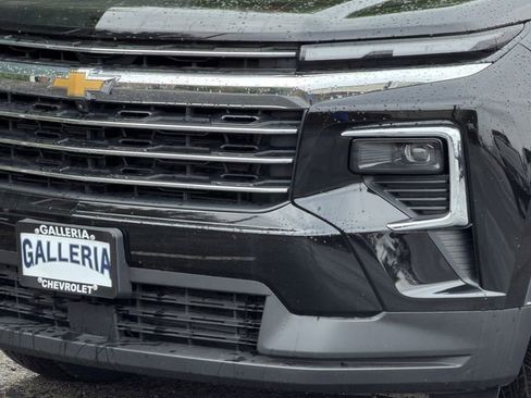 New 2026 Chevrolet Traverse LT w/ Driver Confidence Package FWD image 7