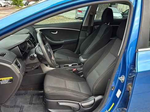 Used 2017 Hyundai Elantra GT FWD image 14