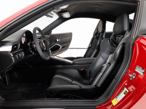 Used 2018 Porsche 911 GT3 RWD image 15
