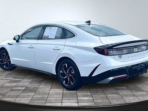 Used 2025 Hyundai Sonata SEL FWD image 2