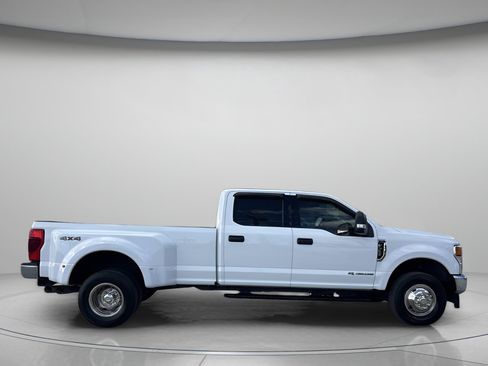 Used 2020 Ford F350 XLT image 2