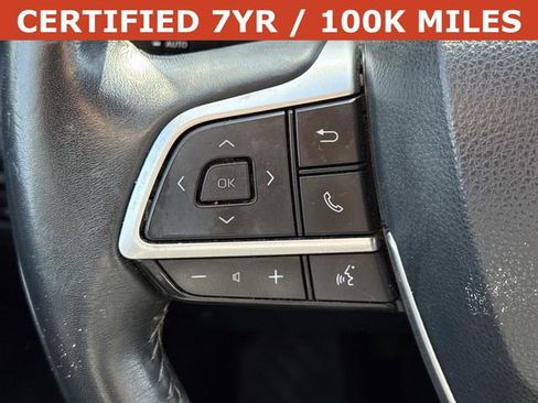 Used 2022 Toyota Highlander XLE AWD/4WD image 25