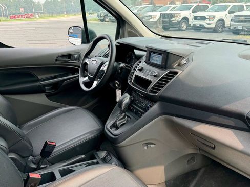 Used 2022 Ford Transit Connect XL FWD image 13