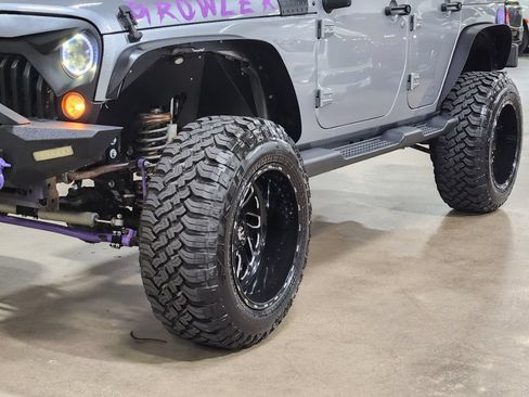 Used 2015 Jeep Wrangler Unlimited Sahara w/ Max Tow Package AWD/4WD image 17
