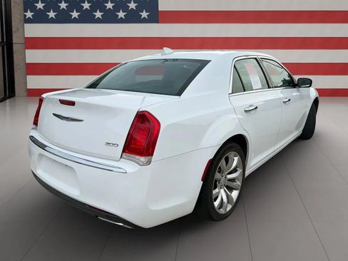 Used 2019 Chrysler 300 Limited RWD image 7