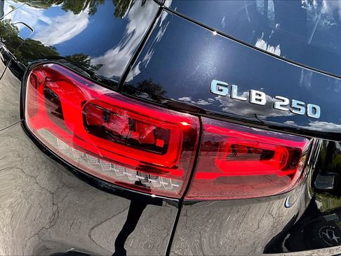 Used 2023 Mercedes-Benz GLB 250 image 29