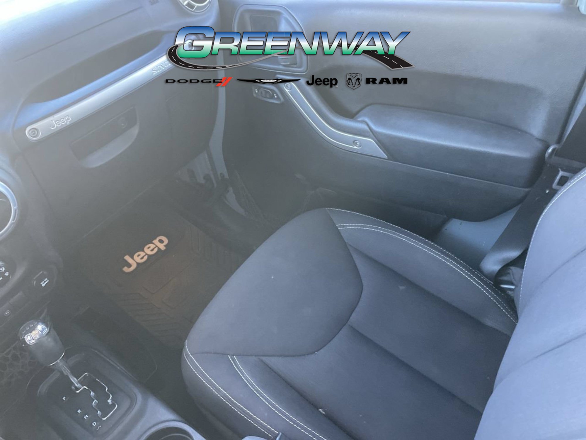 Used 2015 Jeep Wrangler Unlimited Sahara AWD/4WD image 16
