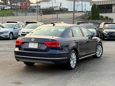 Used 2013 Volkswagen Passat 2.5 SEL FWD image 2