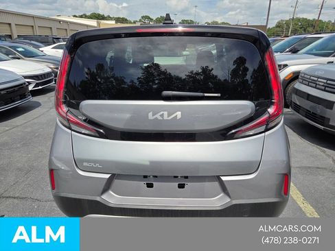Used 2025 Kia Soul LX FWD image 11