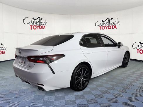 Used 2022 Toyota Camry SE FWD image 8